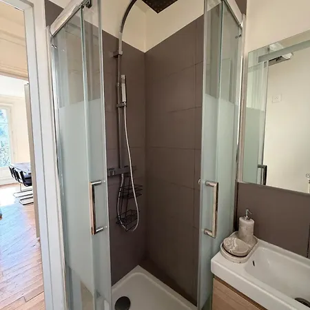 Spacious Designer Near Montmartre Paris