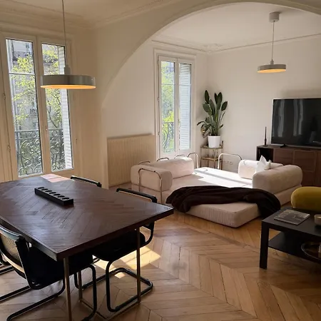 Apartment Spacious Designer Near Montmartre
