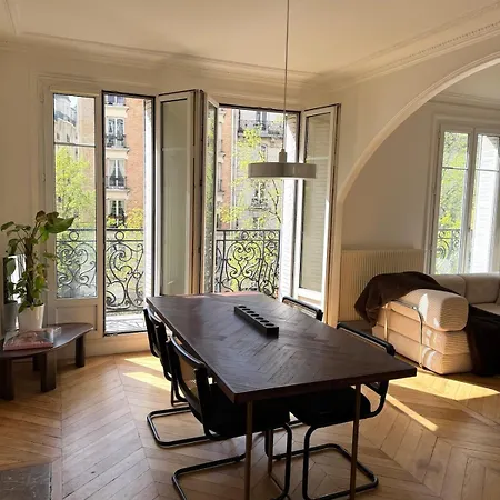 Apartment Spacious Designer Near Montmartre Paris